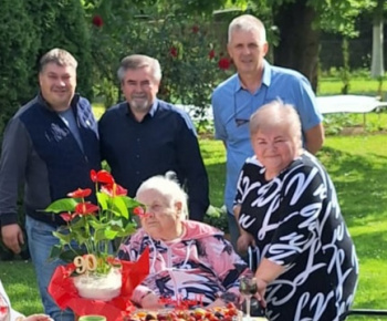 Aktuality / Najstarší občan obce Staškovce oslávil svoje 90.ročné jubileum - foto